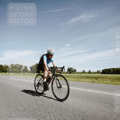 07.09.2025 - 19. Norderstedt Triathlon Michael Burmester http://msf.ph/oto/8860321 07.09.2025 12:54:07 Radfahren 321, 334, 350 meine-sportfotos.de