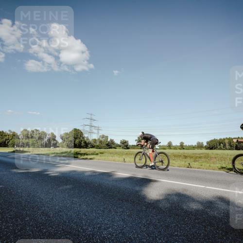 07.09.2025 - 19. Norderstedt Triathlon Michael Burmester http://msf.ph/oto/8860323 07.09.2025 15:52:10 Radfahren 454, 887, 1052, 1448, 1591 meine-sportfotos.de