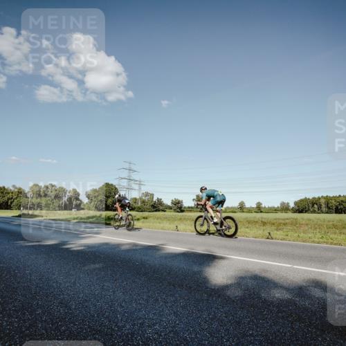 07.09.2025 - 19. Norderstedt Triathlon Michael Burmester http://msf.ph/oto/8860327 07.09.2025 15:52:10 Radfahren 454, 887, 1052, 1448, 1591 meine-sportfotos.de