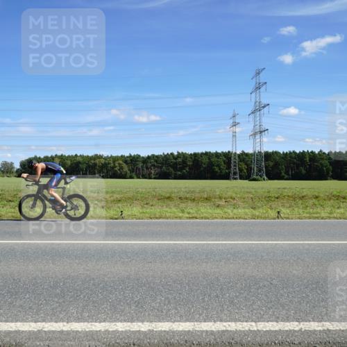 07.09.2025 - 19. Norderstedt Triathlon Michael Burmester http://msf.ph/oto/8860342 07.09.2025 13:49:53 Radfahren 908, 1004 meine-sportfotos.de