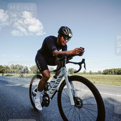 07.09.2025 - 19. Norderstedt Triathlon Michael Burmester http://msf.ph/oto/8860345 07.09.2025 15:52:17 Radfahren 487, 499, 509, 942, 1092, 1097, 1464 meine-sportfotos.de