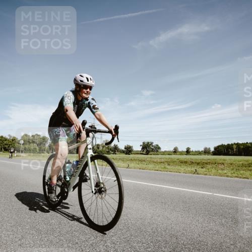 07.09.2025 - 19. Norderstedt Triathlon Michael Burmester http://msf.ph/oto/8860350 07.09.2025 12:54:49 Radfahren 360, 1214 meine-sportfotos.de