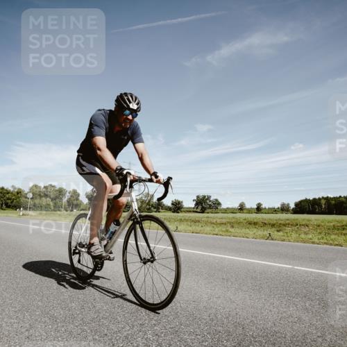 07.09.2025 - 19. Norderstedt Triathlon Michael Burmester http://msf.ph/oto/8860353 07.09.2025 12:54:51 Radfahren 360, 1214 meine-sportfotos.de