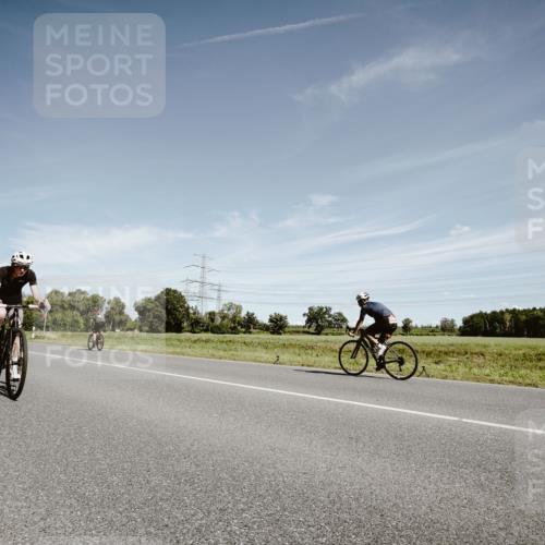 07.09.2025 - 19. Norderstedt Triathlon Michael Burmester http://msf.ph/oto/8860360 07.09.2025 12:55:02 Radfahren 341 meine-sportfotos.de