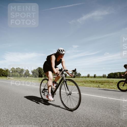 07.09.2025 - 19. Norderstedt Triathlon Michael Burmester http://msf.ph/oto/8860367 07.09.2025 12:55:06 Radfahren 735, 752 meine-sportfotos.de