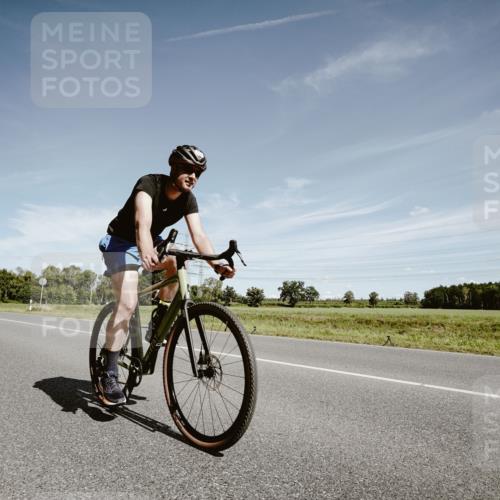 07.09.2025 - 19. Norderstedt Triathlon Michael Burmester http://msf.ph/oto/8860374 07.09.2025 12:55:07 Radfahren 735, 752 meine-sportfotos.de