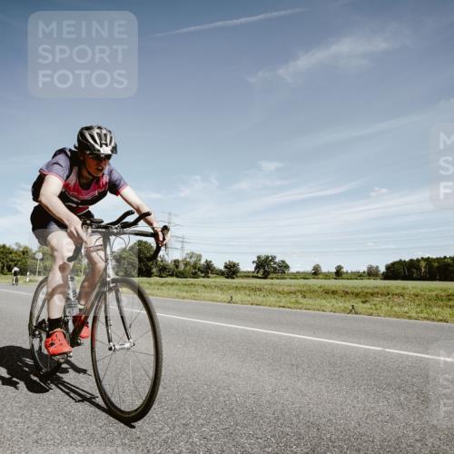 07.09.2025 - 19. Norderstedt Triathlon Michael Burmester http://msf.ph/oto/8860381 07.09.2025 12:55:11 Radfahren 295, 320, 804, 1328 meine-sportfotos.de