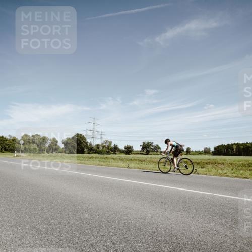 07.09.2025 - 19. Norderstedt Triathlon Michael Burmester http://msf.ph/oto/8860395 07.09.2025 12:55:16 Radfahren 209, 295, 1328 meine-sportfotos.de