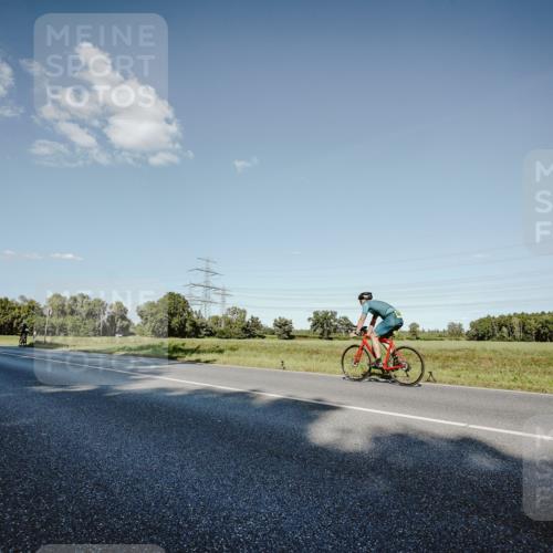 07.09.2025 - 19. Norderstedt Triathlon Michael Burmester http://msf.ph/oto/8860400 07.09.2025 15:52:41 Radfahren 376 meine-sportfotos.de
