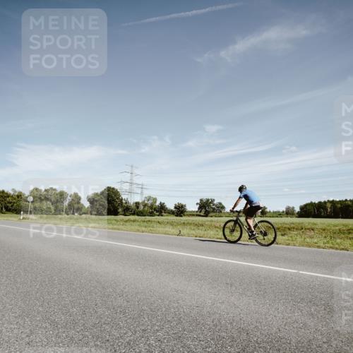 07.09.2025 - 19. Norderstedt Triathlon Michael Burmester http://msf.ph/oto/8860402 07.09.2025 12:55:24 Radfahren 332 meine-sportfotos.de