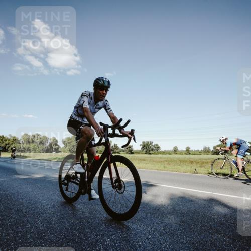 07.09.2025 - 19. Norderstedt Triathlon Michael Burmester http://msf.ph/oto/8860408 07.09.2025 15:52:44 Radfahren 376, 515, 520, 535, 1056, 1096 meine-sportfotos.de