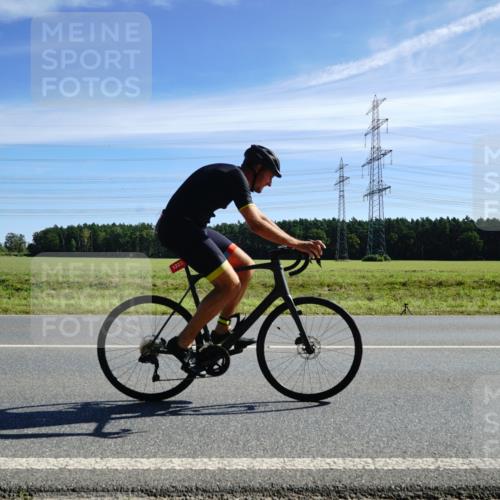 07.09.2025 - 19. Norderstedt Triathlon Michael Burmester http://msf.ph/oto/8860410 07.09.2025 11:49:47 Radfahren 253, 1223 meine-sportfotos.de
