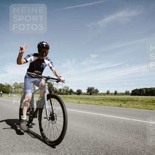 07.09.2025 - 19. Norderstedt Triathlon Michael Burmester http://msf.ph/oto/8860416 07.09.2025 12:55:32 Radfahren 1376 meine-sportfotos.de