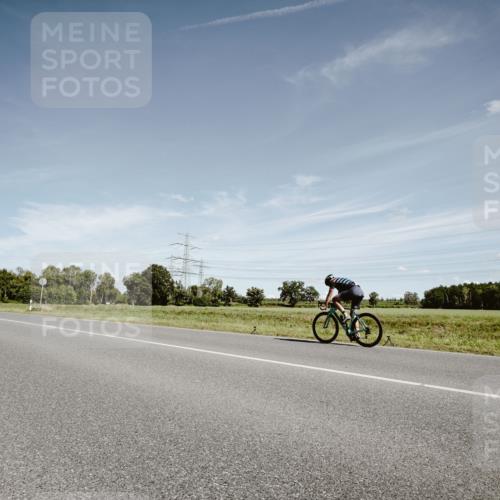 07.09.2025 - 19. Norderstedt Triathlon Michael Burmester http://msf.ph/oto/8860437 07.09.2025 12:55:46 Radfahren 1353 meine-sportfotos.de