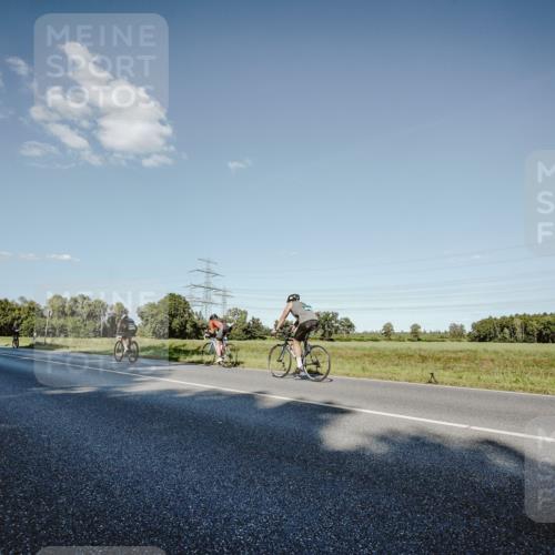 07.09.2025 - 19. Norderstedt Triathlon Michael Burmester http://msf.ph/oto/8860442 07.09.2025 15:52:51 Radfahren 956, 1586 meine-sportfotos.de