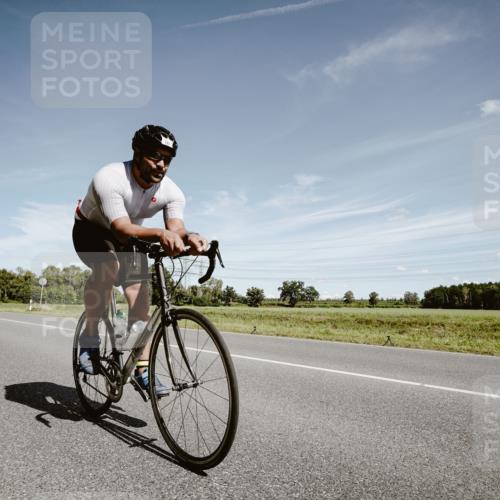 07.09.2025 - 19. Norderstedt Triathlon Michael Burmester http://msf.ph/oto/8860444 07.09.2025 12:55:51 Radfahren 193, 206 meine-sportfotos.de