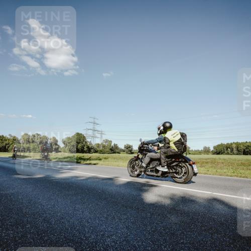 07.09.2025 - 19. Norderstedt Triathlon Michael Burmester http://msf.ph/oto/8860446 07.09.2025 15:52:52 Radfahren 956, 1433, 1586 meine-sportfotos.de