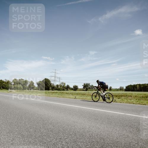 07.09.2025 - 19. Norderstedt Triathlon Michael Burmester http://msf.ph/oto/8860469 07.09.2025 12:56:12 Radfahren 171, 336, 337 meine-sportfotos.de