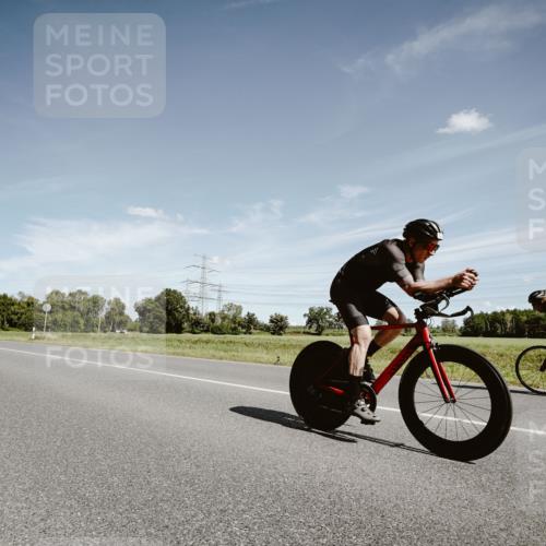 07.09.2025 - 19. Norderstedt Triathlon Michael Burmester http://msf.ph/oto/8860522 07.09.2025 12:56:50 Radfahren 141, 265, 327, 345 meine-sportfotos.de