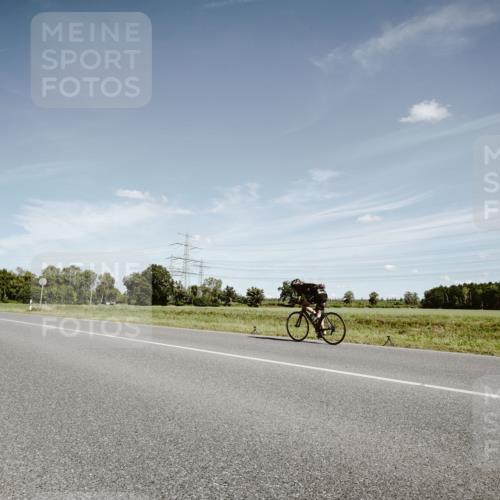 07.09.2025 - 19. Norderstedt Triathlon Michael Burmester http://msf.ph/oto/8860526 07.09.2025 12:56:50 Radfahren 141, 265, 327, 345 meine-sportfotos.de