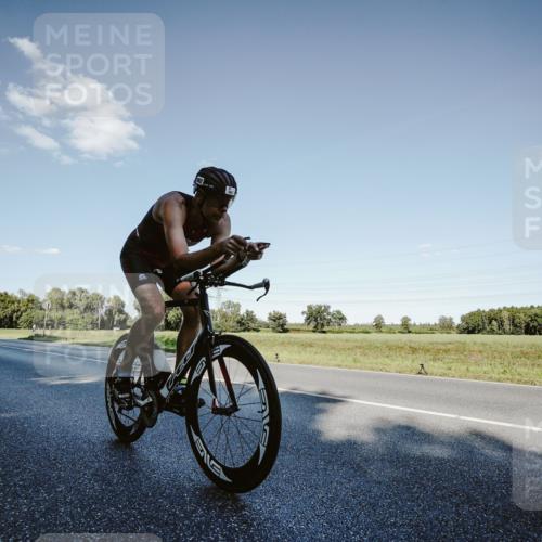 07.09.2025 - 19. Norderstedt Triathlon Michael Burmester http://msf.ph/oto/8860539 07.09.2025 15:53:27 Radfahren 362, 505, 864, 953 meine-sportfotos.de