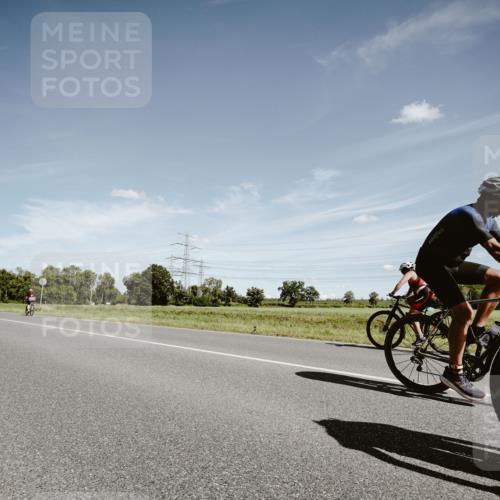 07.09.2025 - 19. Norderstedt Triathlon Michael Burmester http://msf.ph/oto/8860540 07.09.2025 12:56:58 Radfahren 222, 322 meine-sportfotos.de