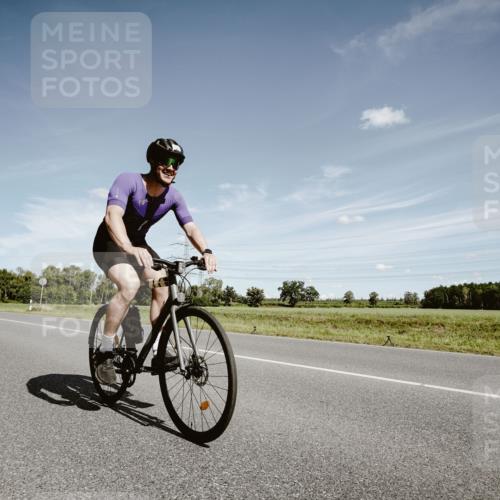 07.09.2025 - 19. Norderstedt Triathlon Michael Burmester http://msf.ph/oto/8860596 07.09.2025 12:57:34 Radfahren 298, 328, 1352 meine-sportfotos.de