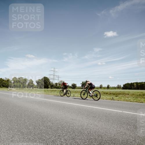 07.09.2025 - 19. Norderstedt Triathlon Michael Burmester http://msf.ph/oto/8860603 07.09.2025 12:57:36 Radfahren 157, 298, 1352 meine-sportfotos.de