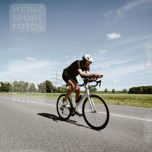 07.09.2025 - 19. Norderstedt Triathlon Michael Burmester http://msf.ph/oto/8860611 07.09.2025 12:57:44 Radfahren 242, 318, 841, 1326 meine-sportfotos.de