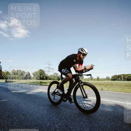 07.09.2025 - 19. Norderstedt Triathlon Michael Burmester http://msf.ph/oto/8860619 07.09.2025 15:53:54 Radfahren 493, 542, 873, 889, 931, 952, 955, 1053, 1083, 1091, 1553, 1577 meine-sportfotos.de