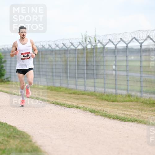 14.09.2025 - Airport Race Dr. Thomas Lammeyer http://msf.ph/oto/8860760 14.09.2025 11:49:58 Laufen 828 meine-sportfotos.de