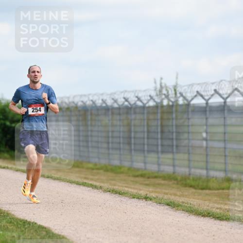14.09.2025 - Airport Race Dr. Thomas Lammeyer http://msf.ph/oto/8860788 14.09.2025 11:50:26 Laufen 254 meine-sportfotos.de