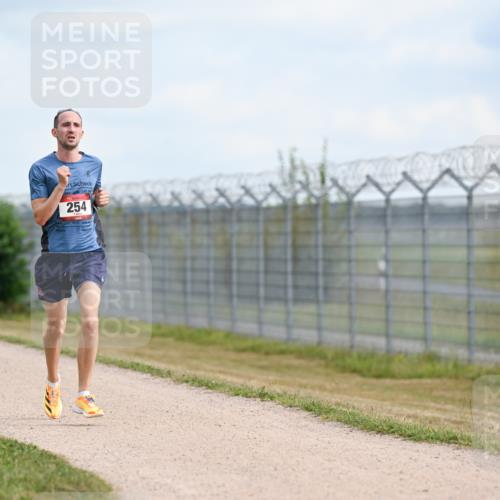 14.09.2025 - Airport Race Dr. Thomas Lammeyer http://msf.ph/oto/8860791 14.09.2025 11:50:27 Laufen 254 meine-sportfotos.de