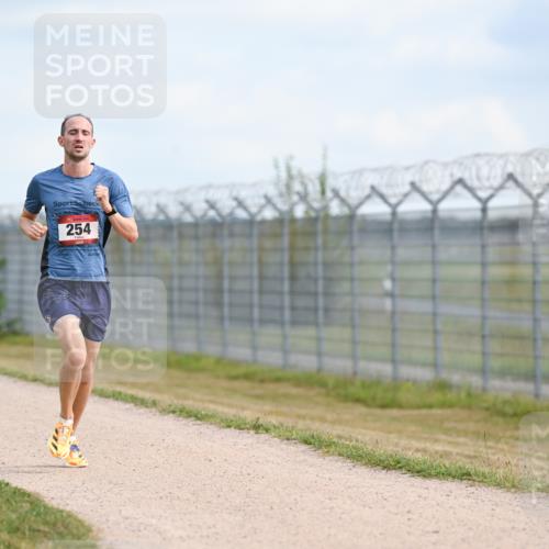 14.09.2025 - Airport Race Dr. Thomas Lammeyer http://msf.ph/oto/8860793 14.09.2025 11:50:27 Laufen 254 meine-sportfotos.de