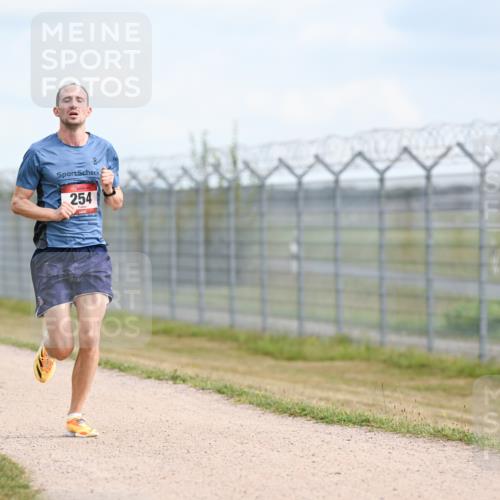 14.09.2025 - Airport Race Dr. Thomas Lammeyer http://msf.ph/oto/8860797 14.09.2025 11:50:27 Laufen 254 meine-sportfotos.de