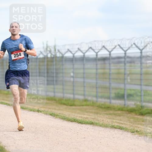 14.09.2025 - Airport Race Dr. Thomas Lammeyer http://msf.ph/oto/8860799 14.09.2025 11:50:28 Laufen 254 meine-sportfotos.de