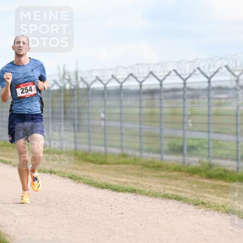 14.09.2025 - Airport Race Dr. Thomas Lammeyer http://msf.ph/oto/8860800 14.09.2025 11:50:28 Laufen 254 meine-sportfotos.de