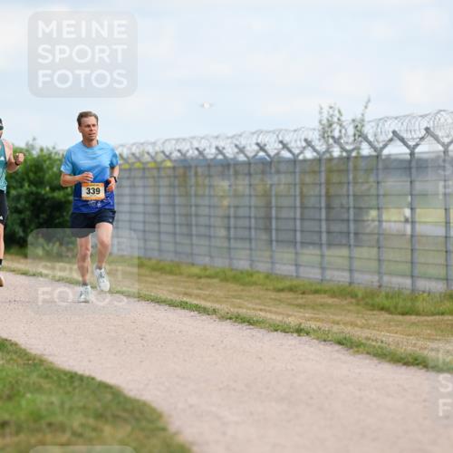 14.09.2025 - Airport Race Dr. Thomas Lammeyer http://msf.ph/oto/8860891 14.09.2025 11:52:11 Laufen 339, 2079 meine-sportfotos.de
