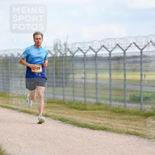 14.09.2025 - Airport Race Dr. Thomas Lammeyer http://msf.ph/oto/8860902 14.09.2025 11:52:13 Laufen 39, 2079 meine-sportfotos.de