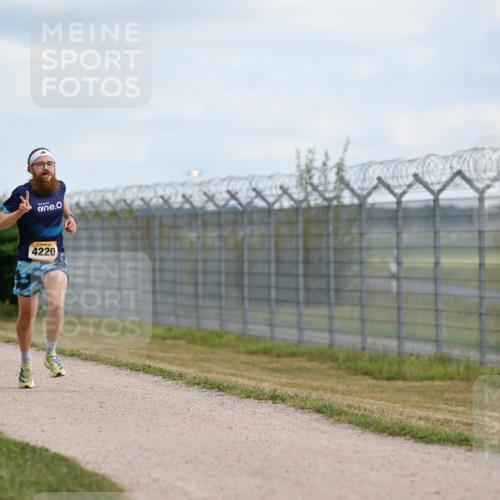 14.09.2025 - Airport Race Dr. Thomas Lammeyer http://msf.ph/oto/8860923 14.09.2025 11:52:22 Laufen 0, 4220 meine-sportfotos.de