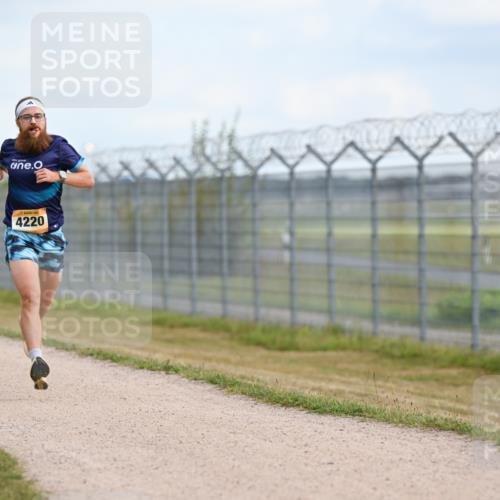 14.09.2025 - Airport Race Dr. Thomas Lammeyer http://msf.ph/oto/8860926 14.09.2025 11:52:24 Laufen 4220 meine-sportfotos.de