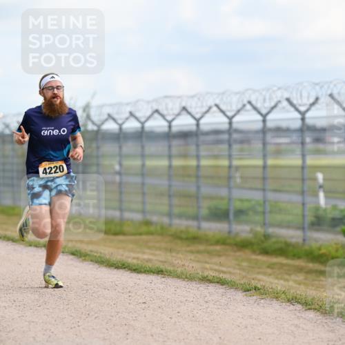 14.09.2025 - Airport Race Dr. Thomas Lammeyer http://msf.ph/oto/8860935 14.09.2025 11:52:25 Laufen 4220 meine-sportfotos.de