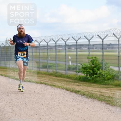14.09.2025 - Airport Race Dr. Thomas Lammeyer http://msf.ph/oto/8860941 14.09.2025 11:52:26 Laufen 4220 meine-sportfotos.de