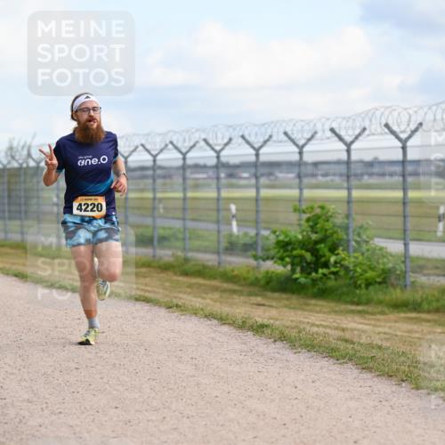 14.09.2025 - Airport Race Dr. Thomas Lammeyer http://msf.ph/oto/8860943 14.09.2025 11:52:26 Laufen 4220 meine-sportfotos.de
