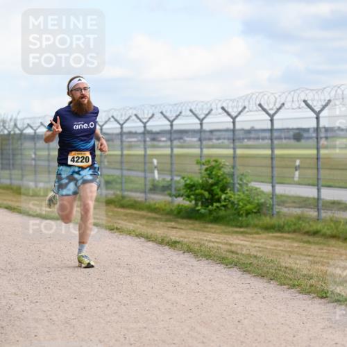 14.09.2025 - Airport Race Dr. Thomas Lammeyer http://msf.ph/oto/8860945 14.09.2025 11:52:26 Laufen 4220 meine-sportfotos.de