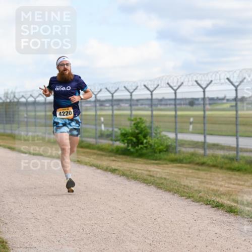 14.09.2025 - Airport Race Dr. Thomas Lammeyer http://msf.ph/oto/8860947 14.09.2025 11:52:26 Laufen 4220 meine-sportfotos.de