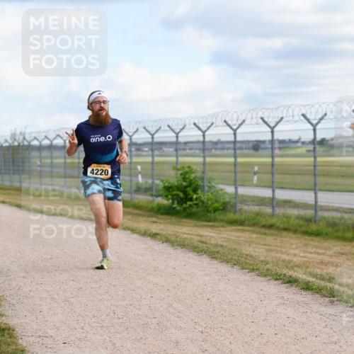 14.09.2025 - Airport Race Dr. Thomas Lammeyer http://msf.ph/oto/8860948 14.09.2025 11:52:26 Laufen 4220 meine-sportfotos.de