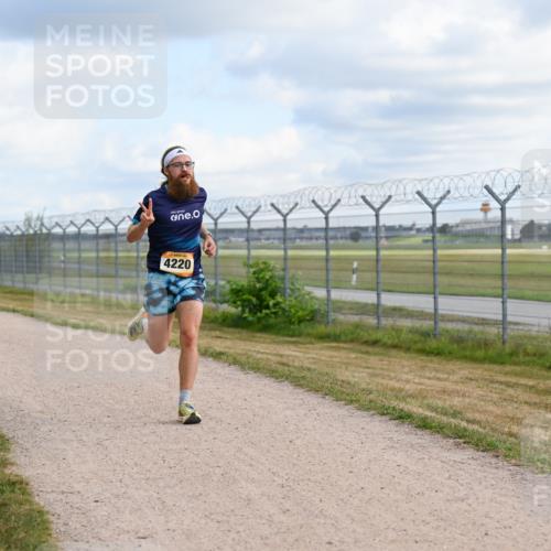 14.09.2025 - Airport Race Dr. Thomas Lammeyer http://msf.ph/oto/8860950 14.09.2025 11:52:27 Laufen 4220 meine-sportfotos.de