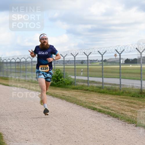 14.09.2025 - Airport Race Dr. Thomas Lammeyer http://msf.ph/oto/8860952 14.09.2025 11:52:27 Laufen 4220 meine-sportfotos.de