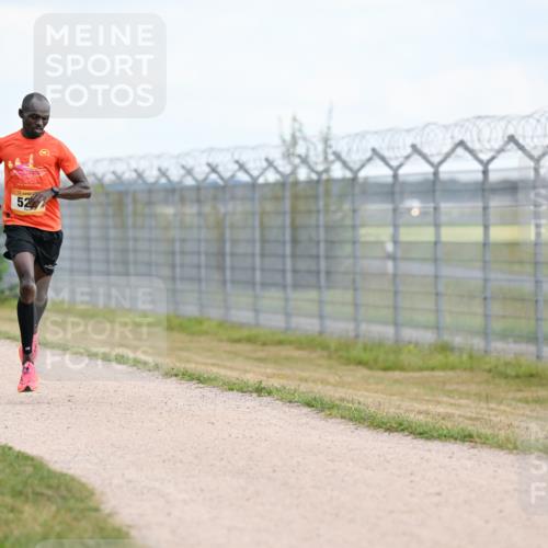 14.09.2025 - Airport Race Dr. Thomas Lammeyer http://msf.ph/oto/8860960 14.09.2025 11:53:06 Laufen 52 meine-sportfotos.de